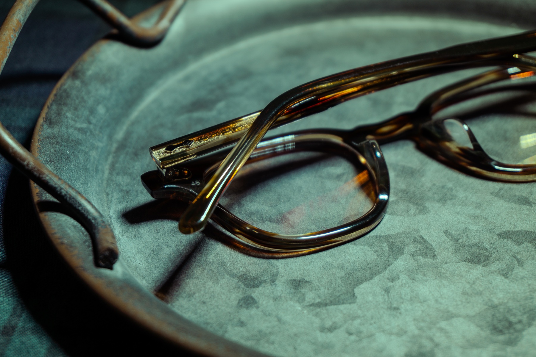 LEGENDARY detail 4