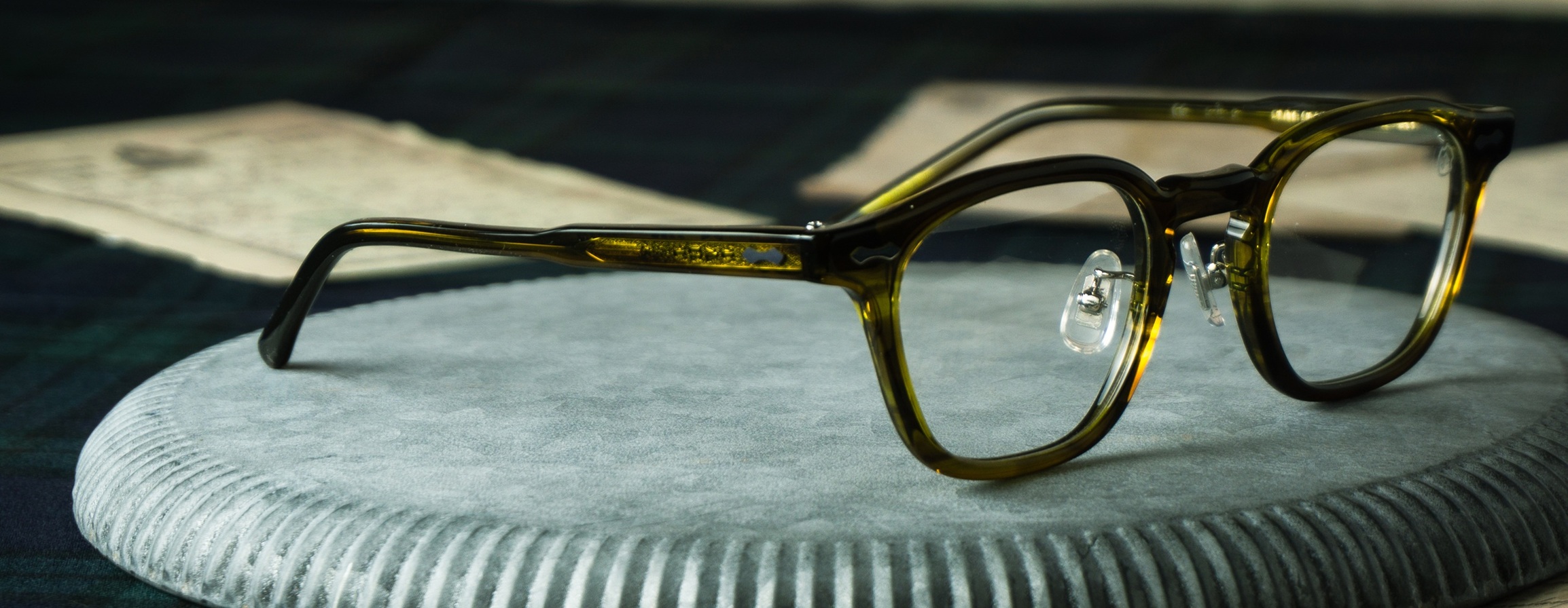LEGENDARY frame detail